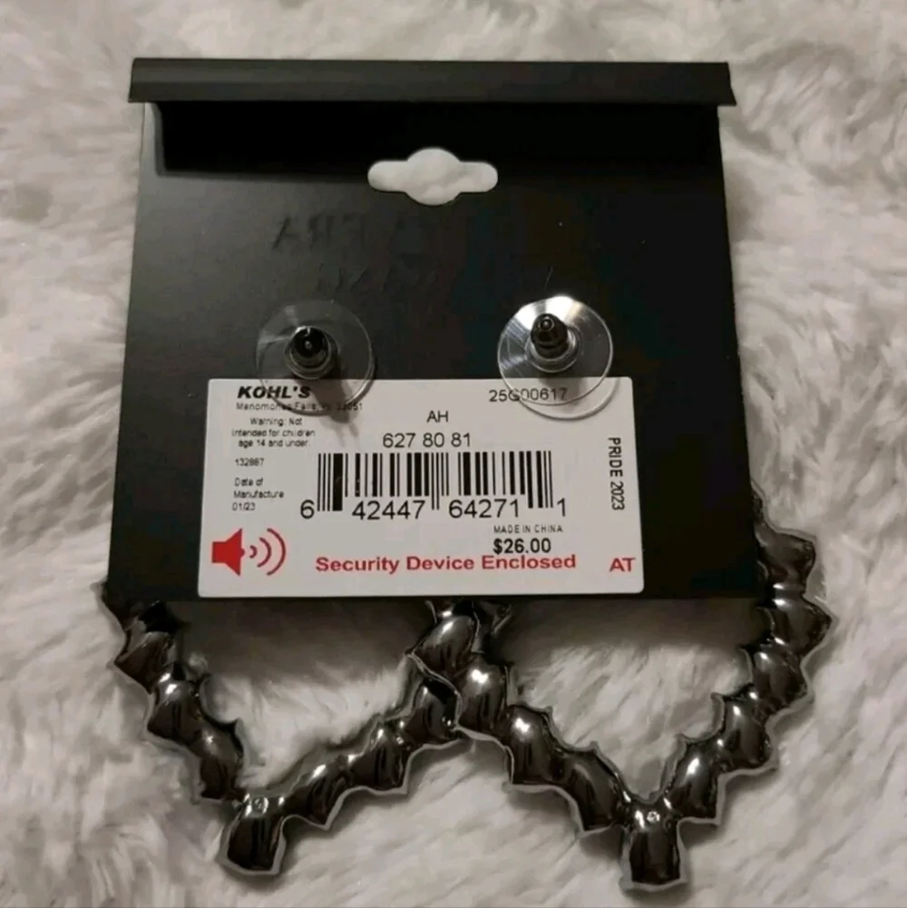 Simply Vera Vera Wang Pewter Tone Rainbow Crystal Hoop Heart Earrings Gift NWT